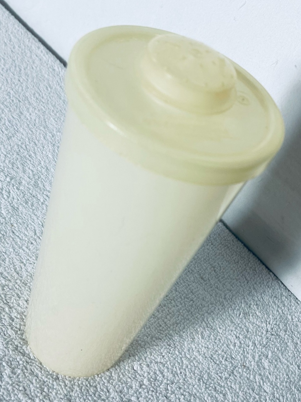Vintage 1970s Tupperware Clothes Sprinkler Starch Shaker Tapered Tumbler W Cap